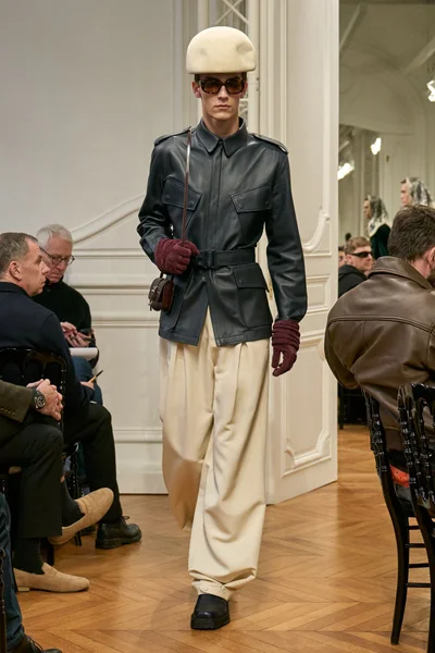 Look 32